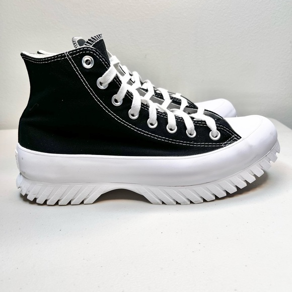 Converse Chuck Taylor All Star OX  Lugged 2.0 High  Top Sneakers  Unisex - Picture 2 of 9